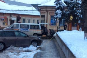 Geamantan suspect detonat de pirotehnişti chiar în centrul municipiului Rădăuţi