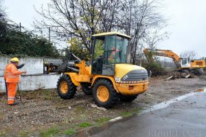 Dărâmă gardul! Au început lucrările la sala polivalentă cu 5.000 de locuri din Oradea (FOTO)