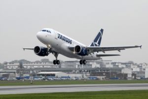 Zborurile externe Tarom vor începe abia din primăvară! Consiliul Judeţean Bihor dă vina pe 