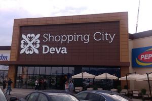 „Black Weekend” la Shopping City Deva