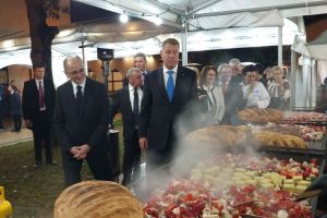 Klaus Iohannis s-a reîntâlnit cu sibienii la Bucureşti şi alte ştiri ale zilei de miercuri