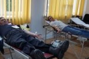 Jandarmi din cadrul Grupării de Jandarmi Mobile „Fraţii Buzeşti” Craiova şi Inspectoratului de Jandarmi Judeţean „Mihai Bravul” Dolj au donat sânge în cadrul campaniei „100 DE ANI, 100 DE VOLUNTARI”