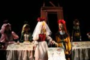 Ucenicii păpuşari şi poveştile animă, în weekend, scena Teatrului Colibri