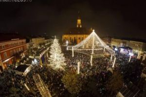 Programul evenimentelor de 30 noiembrie şi 1 decembrie la Cluj: Spectalcole, proiecţii speciale şi aprinderea luminilor de sărbători 