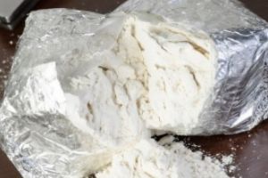 Droguri depistate pe Aeroportul Otopeni: Un cetăţean australian ar fi încercat să introducă peste 3 kilograme de cocaină în România
