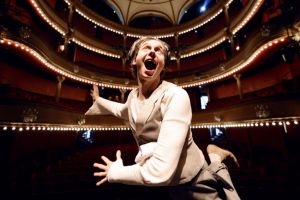 Fost colaborator al Cirque du Soleil, Julien Cottereau vine la Sibiu cu un spectacol solo