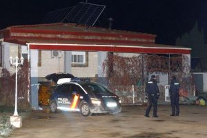 În stil mafiot: O româncă de 29 de ani a fost împuşcată mortal în faţa casei, în Spania