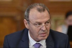 Lucian Șova urmează să demisioneze din funcţia de Ministru al Transporturilor
