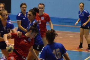 Handbalistele junioare încheie prima fază