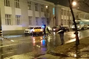 Un poliţist de frontieră a ajuns la spital, după ce colegul lui a intrat în intersecţie fără să se asigure (FOTO)