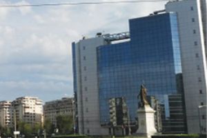 Primaria Ploiesti plateste 23.000 de lei pentru litere luminoase cu numele orasului, ce vor fi amplasate in fata cladirii OMV