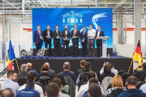 Daimler îşi extinde reţeaua globală de producţie remanufactură prin deschiderea unei noi facilităţi de remanufacturare în România