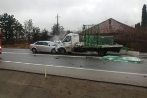 FOTO. Impact frontal! Sătmărean implicat într-un accident grav, în judeţul Cluj