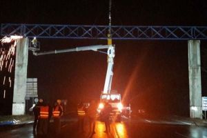 Poarta de intrare in oras de pe Calea Aradului, demolata complet. Trafic blocat… in secret