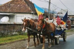 100 de români covăsneni merg cu căruţele la Alba Iulia