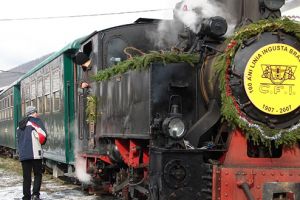 Vine Moşul la Brad!…cu mocăniţa!