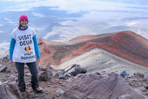 O nouă provocare pentru alpinista Alexandra Marcu: cucerirea celui mai înalt vârf din Uganda