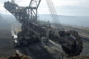 Doi ani pentru reabilitarea şi modernizarea unui excavator al CEO