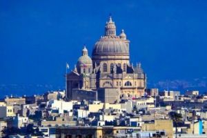  Sute de români vor face Revelionul în Malta! (P)