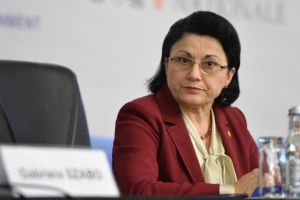  Ecaterina Andronescu doreste modificarea programului elevilor 