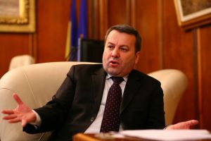 Ialomiţianu: Avem nevoie de creştere economică bazată pe producţie şi investiţii şi renuntarea la split TVA şi supraacciză