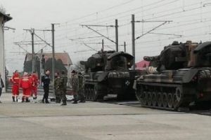 DRAMĂ la pregătirile pentru parada de 1 Decembrie! Un militar A MURIT ELECTROCUTAT în timp ce descăca tancuri. Martor: L-a aruncat de acolo ca pe o păpuşă! 