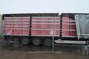 Captură record de ţigări de contrabandă în PTF Siret: aproape un milion de pachete care ...
