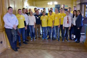 Bursierii programului „Rugby pentru toţi copiii” 2018 şi-au întâlnit mentorii la Gura ...