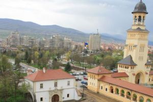 Un convoi de căruţe din Maramureşul Istoric se îndreaptă spre Alba Iulia. În atelaje se afle 15 primari din localităţi cu populaţie românească din Ucraina 
