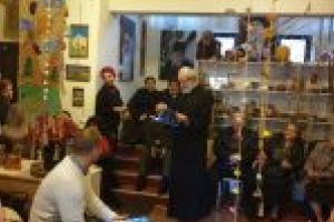 Eveniment cultural dedicat promovarii activităţiilor şi serviciilor sociale ale Centrului Social pentru Bătrâni din Călimăneşti al Arhiepiscopiei Craiovei