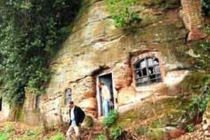 Imensul oraş subteran din Derinkuyu, Turcia. Un mister rămas nedezlegat până azi. Totul a pornit în 1963 de la câteva lovituri de târnăcop