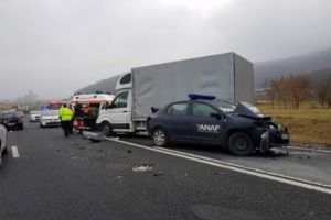 Accident pe DN1, între Codlea şi Vlădeni. O maşină de la ANAF, implicată