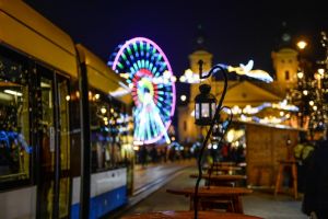 Începe Târgul de Crăciun în Debreţin: Carusel uriaş, Casă de turtă dulce, cadouri, delicatese şi un cozonac de 201 metri (FOTO)