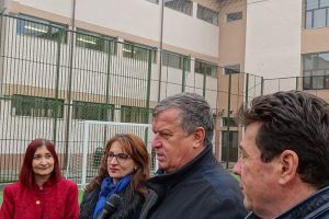 Primarul Mircia Gutau: Liceul de Arte ”Victor Giuleanu” are un teren de sport modernizat
