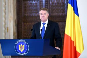 Klaus Iohannis cere anchetarea de urgenţă a cauzelor accidentului de la Alba Iulia. Mesaj de condoleanţe transmis de şeful statului