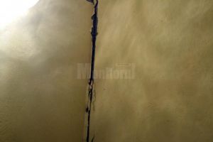 Crăpături în pereţi şi temelii, după mutarea traficului pe podul provizoriu de la Milişăuţi