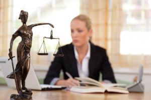 Ministerul Justiţiei nu mai are bani pentru avocaţii din oficiu. Datoriile sunt de 690.000 de euro