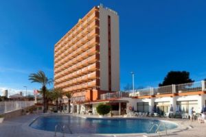 Pe Booking, HOTELURI DIN PITEŞTI cu… ieşire LA MALUL MĂRII!