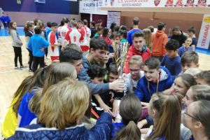 Cine a câştigat prima ediţie a Cupei Unirii la handbal disputată de 14 echipe (FOTO)