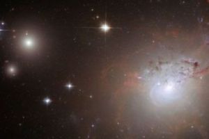 Materie intunecata in inima galaxia NGC 3256?