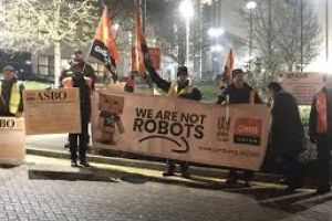 Angajaţii Amazon au fost  în grevă de Black Friday. Care sunt reproşurile aduse lui Jeff Bezos