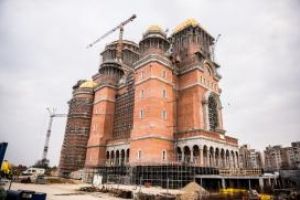 Eveniment istoric. Sfintirea Catedralei Mantuirii Neamului. Cati credinciosi sunt asteptati. Momente importante in construirea Catedralei 