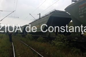 Alerta la pompieri: Incendiu in vagonul unui tren. Mai multi calatori evacuati. Au intervenit pompierii militari 