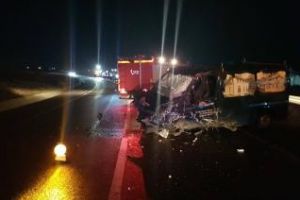 Accident la Răscruci, pe drumul Cluj-Gherla. Rulota s-a împrăştiat pe drum - FOTO
