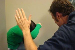 Martorele tăcute vorbesc- marşul sibiencelor care au supravieţuit violenţei domestice