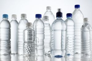 Sticlele cu apă îmbuteliată vor avea scrise pe etichetă concentraţia de nitriţi şi nitraţi