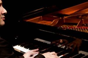 Pianistul reghinean Ferenc Vizi, revine pe scena Filarmonicii