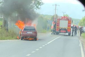Maşină în flăcări pe Calea Șurii Mari la Sibiu