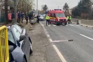 MĂRĂCINENI: FEMEIA SPULBERATĂ DE MAŞINĂ A MURIT!