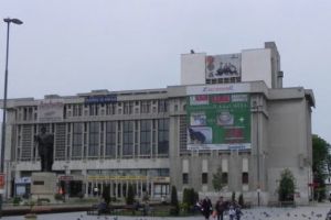Premieră la Teatrul „Al. Davila” – Spectacol de Revistă cu „O iubire, o poveste”